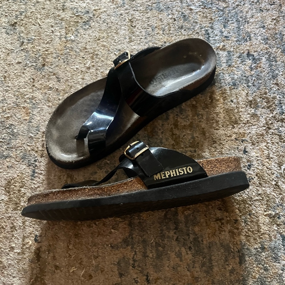 Mephisto Black Patent Cork Footbed Thong Sandals with Gold Logo Size 9